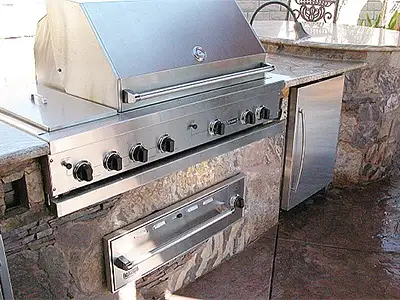 Outdoor Kitchens & BBQs